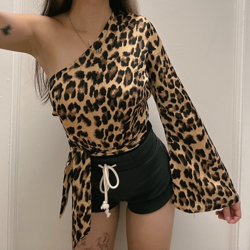 One-shoulder Bodysuit